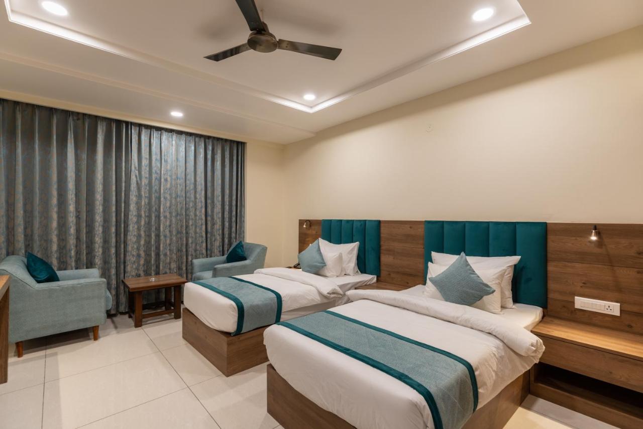 Hotel Highway King Bilaspur มาเนซาร์ ภายนอก รูปภาพ