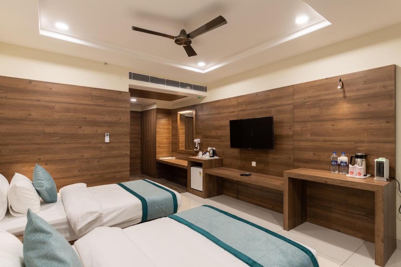 Hotel Highway King Bilaspur มาเนซาร์ ภายนอก รูปภาพ